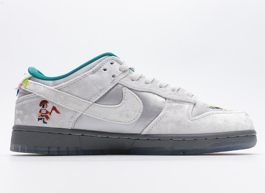 Wmns Dunk Low 'Ice' DO2326-001