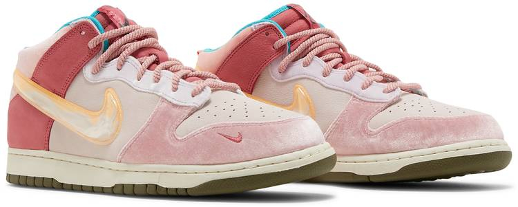 Social Status x Dunk Mid 'Strawberry Milk' DJ1173-600