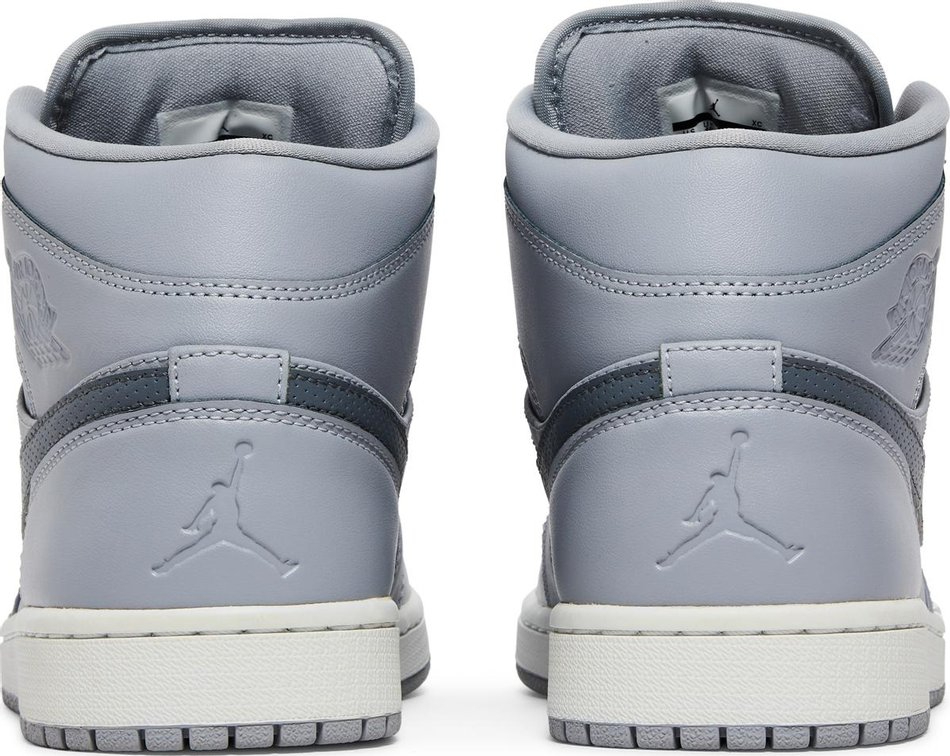 Air Jordan 1 Mid 'Wolf Grey' 554724-033